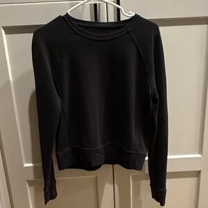 Lululemon waist length Black lightweight Crewneck Sweatshirt.